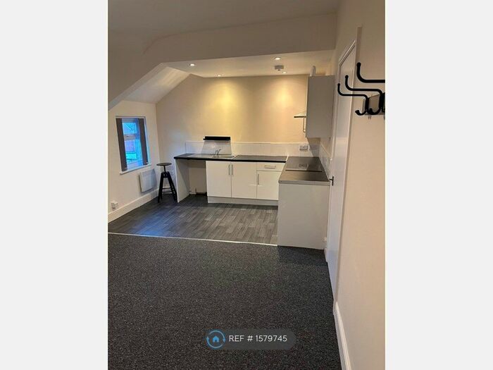 1 Bedroom Flat To Rent In Woodfield Road, Manchester, M8