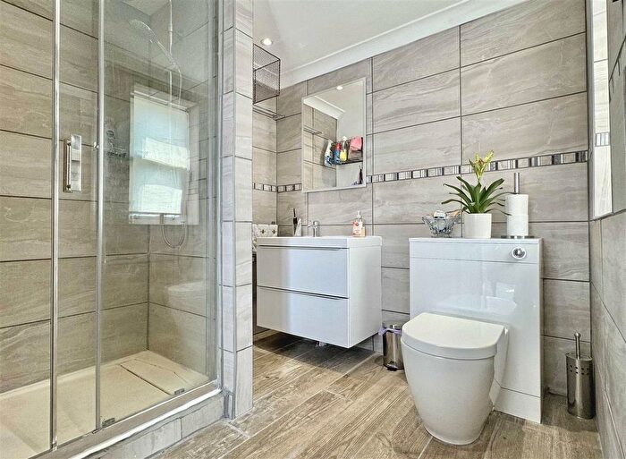 3 Bedroom End Of Terrace House For Sale In Kentish Farm Road, Stisted, Braintree, CM77