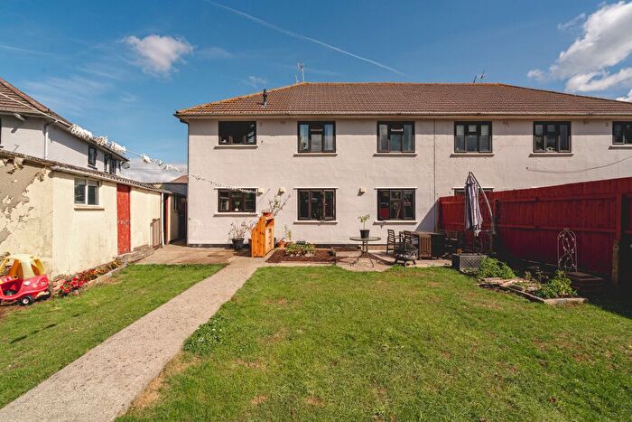 3 Bedroom Flat For Sale In Swanmoor Crescent, Brentry, Bristol, BS10