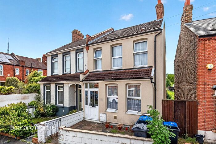 3 Bedroom Semi-Detached House For Sale In Cranbrook Road, Thornton Heath, CR7