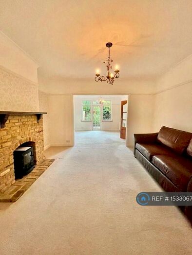 4 Bedroom Semi-Detached House To Rent In Ridgemount Avenue, Croydon, CR0