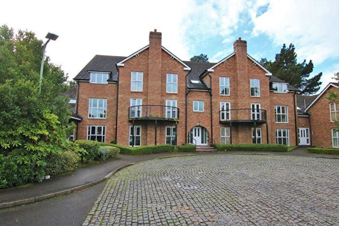 2 Bedroom Flat To Rent In Squirrel Walk, Wokingham, RG41