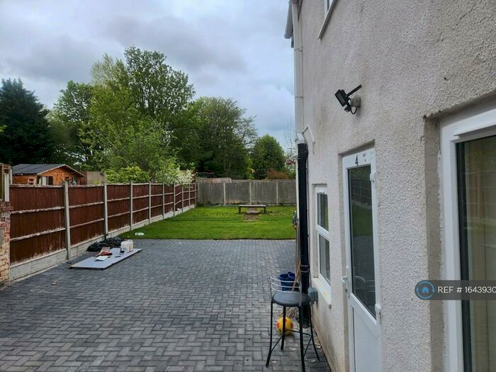 Studio To Rent In Frederick Road, Stechford, Birmingham, B33