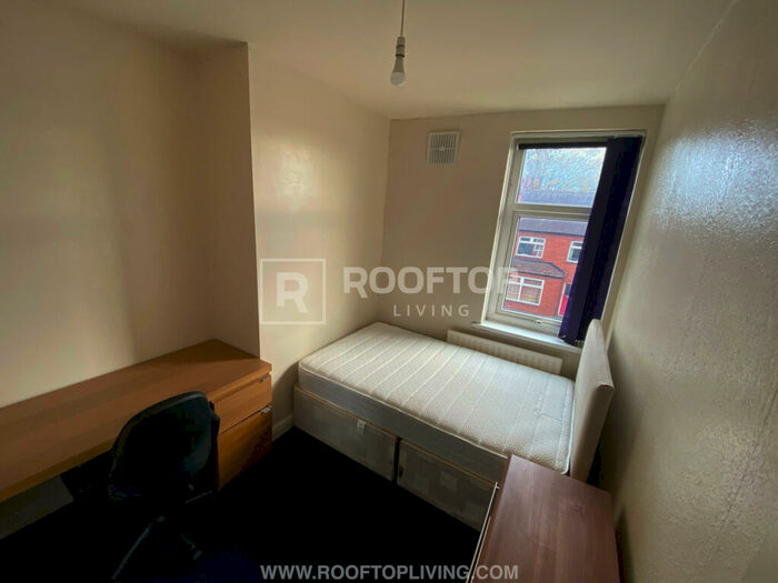 8 Bedroom House To Rent In Mayville Avenue, Leeds, LS6