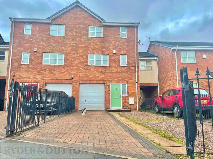 3 Bedroom Semi-Detached House To Rent In Blueberry Avenue, New Moston, Manchester, M40