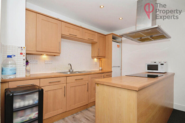 2 Bedroom Apartment For Sale In Sovereign Place, Harrow, HA1
