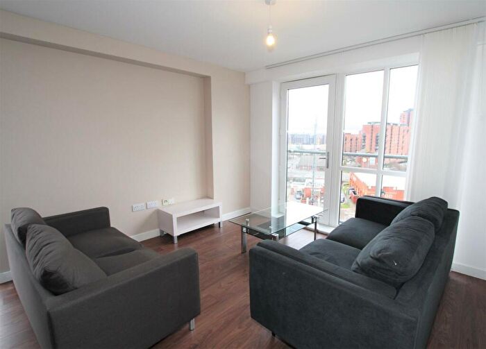 3 Bedroom Apartment To Rent In The Riley Building, Derwent St, M5