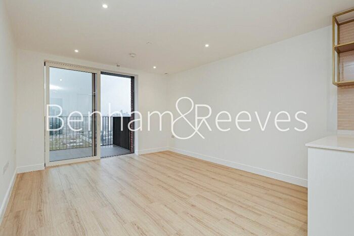 1 Bedroom Apartment To Rent In Quay Walk, Grand Union, HA0