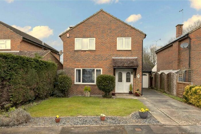 4 Bedroom Detached House To Rent In Barnetts Field, Westergate, Chichester, PO20