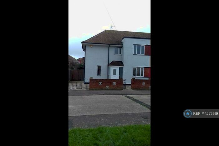 4 Bedroom Semi-Detached House To Rent In Riversdale Road, Ramsgate, CT12