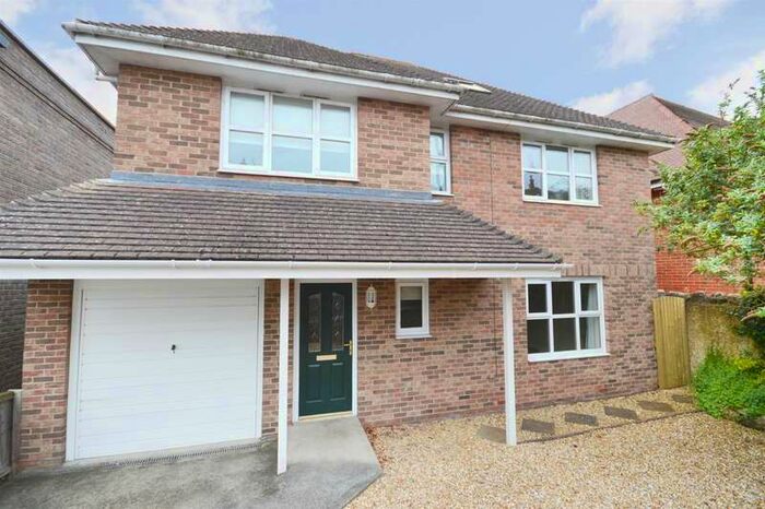 5 Bedroom Detached House To Rent In Newport, Isle Of Wight, PO30