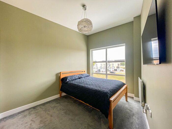 2 Bedroom Apartment For Sale In Southfields Green, Gravesend, Kent, DA11