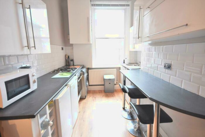 3 Bedroom Apartment To Rent In Grosvenor Road, Jesmond, NE2