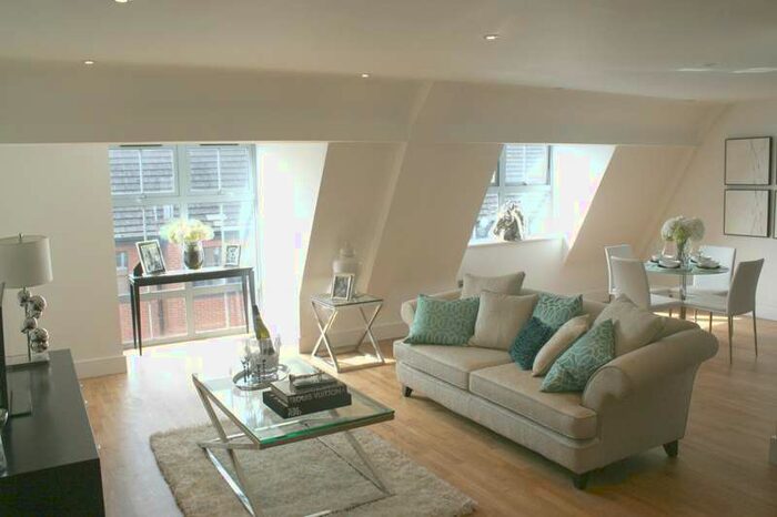 2 Bedroom Penthouse Flat To Rent In Oakridge House, 37 Station Road, Gerrards Cross, Buckinghamshire, SL9