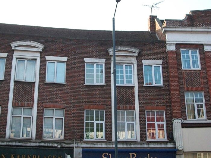 1 Bedroom Flat To Rent In The Close, Russell Hill, Purley, CR8