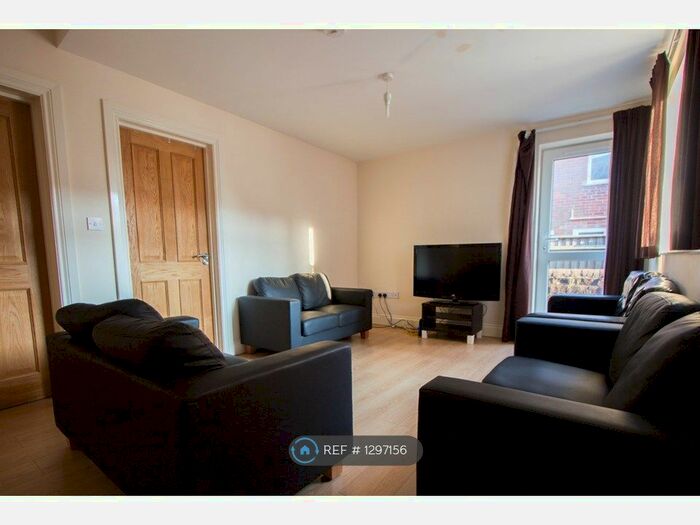 8 Bedroom Semi-Detached House To Rent In Westridge Road, Southampton SO17