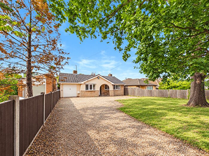 3 Bedroom Detached Bungalow For Sale In Botley Road, Burridge, SO31