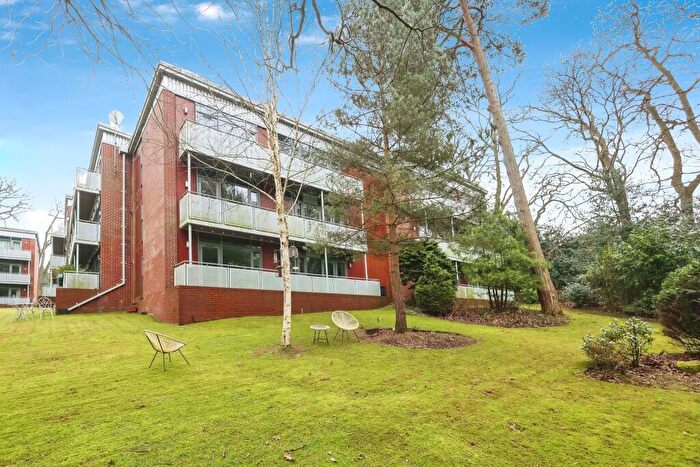 2 Bedroom Flat For Sale In Hawthorne Gardens, Birmingham, B13