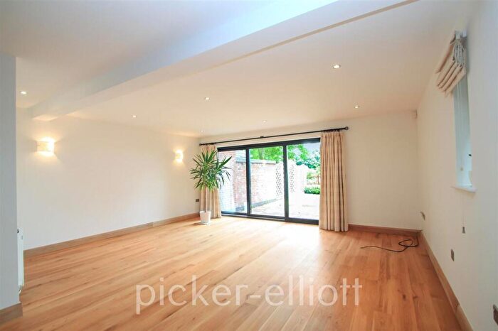 3 Bedroom Semi-Detached House To Rent In The Outwoods, Burbage, LE10