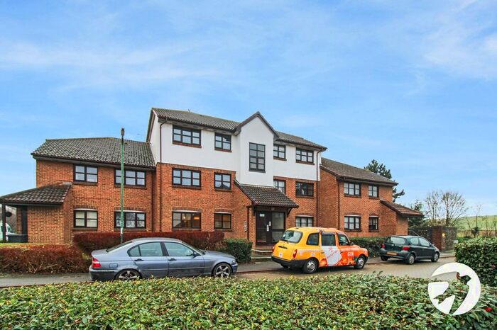 2 Bedroom Flat To Rent In Chalice Way, Greenhithe, Kent DA9