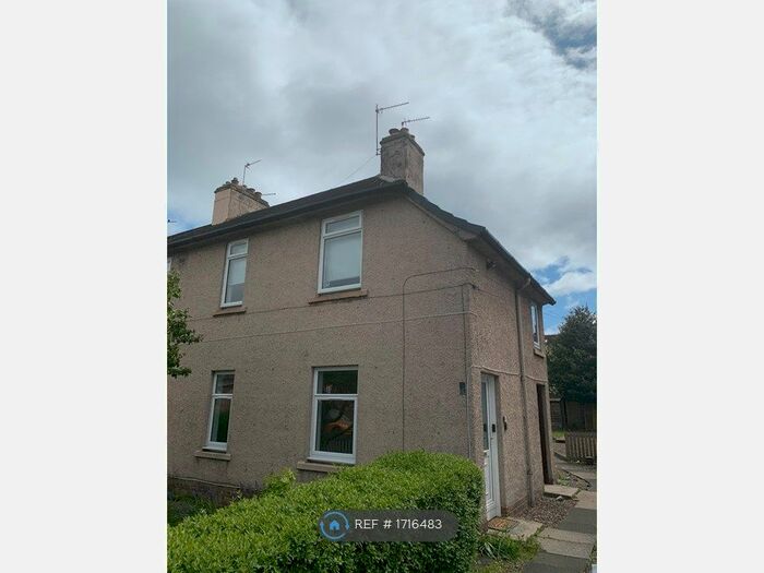 3 Bedroom Flat To Rent In Dewar Drive, Leven, KY8