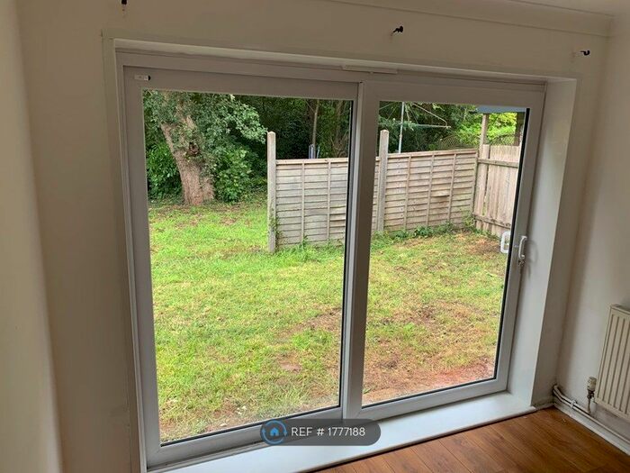 2 Bedroom Flat To Rent In Woolaston Avenue, Cardiff, CF23