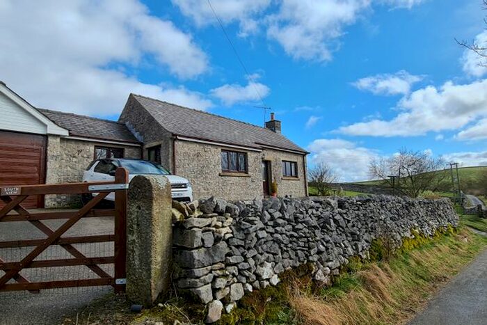 3 Bedroom Detached Bungalow To Rent In The Lodge, Tideswell, Buxton, SK17