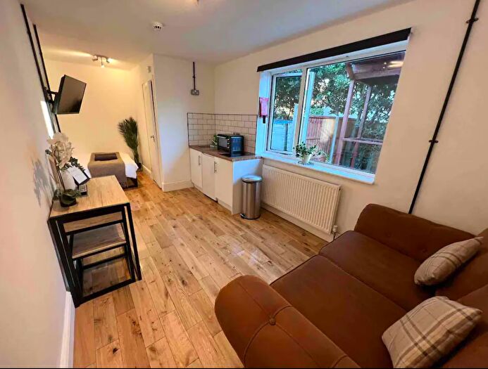 1 Bedroom Flat To Rent In St. Johns Road, Bournemouth, BH5