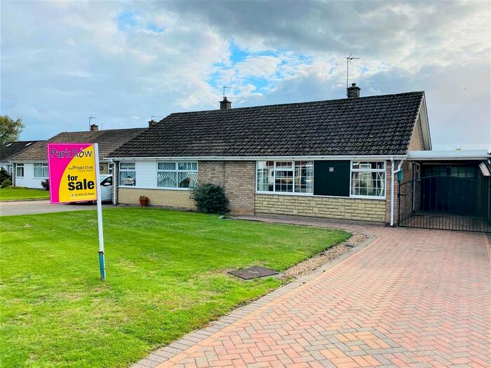 2 Bedroom Semi-Detached Bungalow For Sale In The Meadows, Howden, Goole, DN14