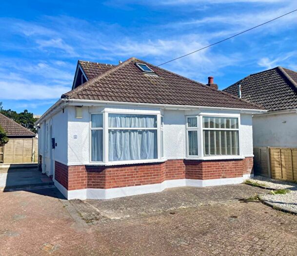 2 Bedroom Bungalow For Sale In Dennistoun Avenue, Christchurch, Dorset, BH23