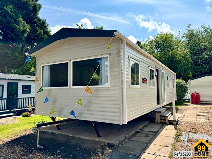 3 Bedroom Park Home For Sale In Woodlands Hall, Llanfwrog, Ruthin, Denbighshire, LL15