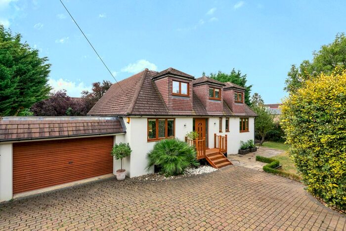 5 Bedroom Detached House To Rent In Chertsey Road, Shepperton, TW17