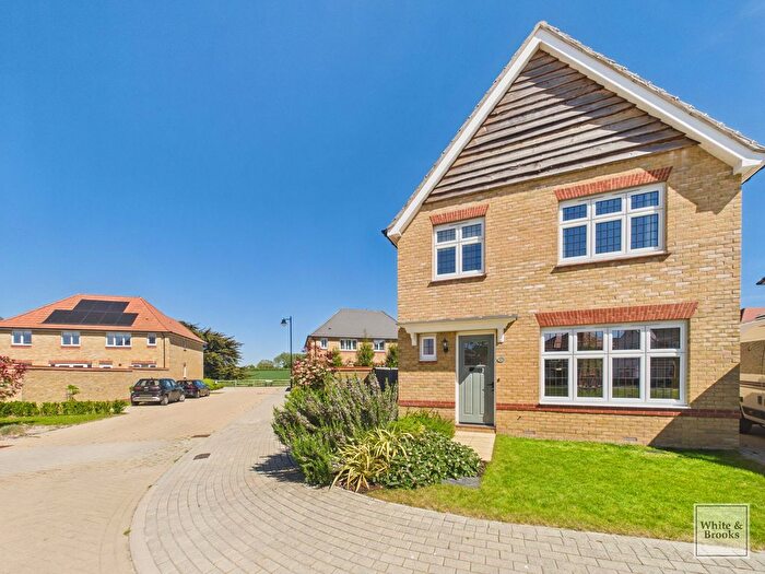 3 Bedroom Detached House For Sale In Stable Crescent, Chichester, PO19