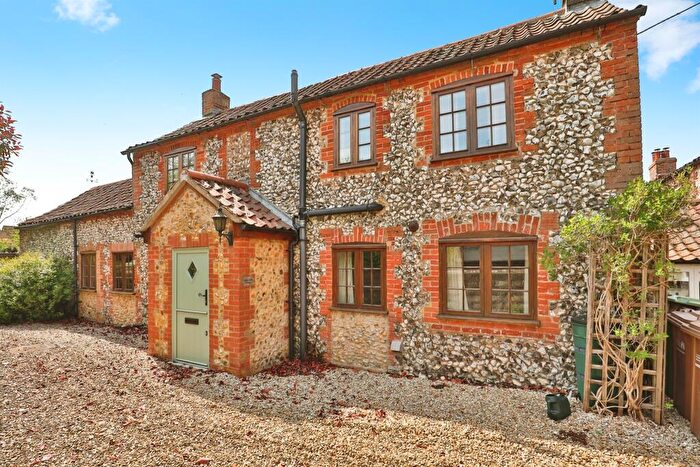 2 Bedroom Character Property For Sale In The Street, Kings Lynn, PE31