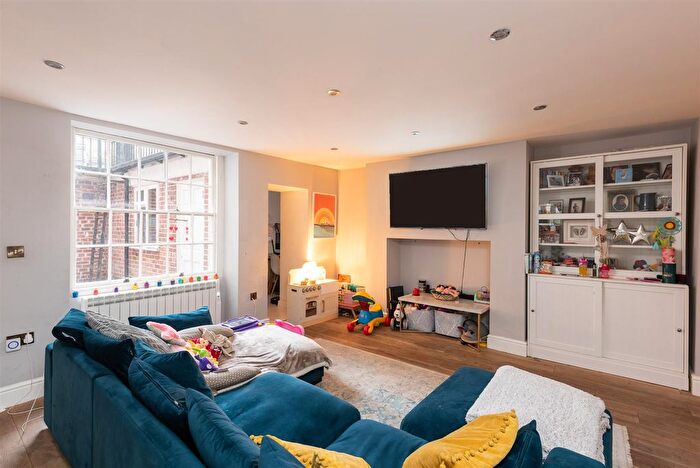 2 Bedroom Flat To Rent In Ship Street, Brighton, BN1