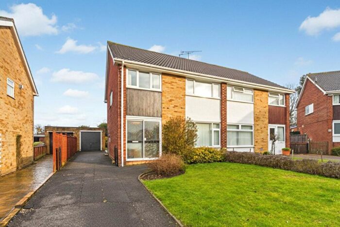 3 Bedroom Semi Detached House For Sale In Stamford Road, Maidenhead, Berkshire, SL6