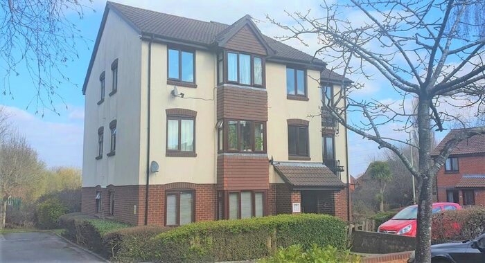 2 Bedroom Flat To Rent In Longacre Road, Ashford, Kent, TN23