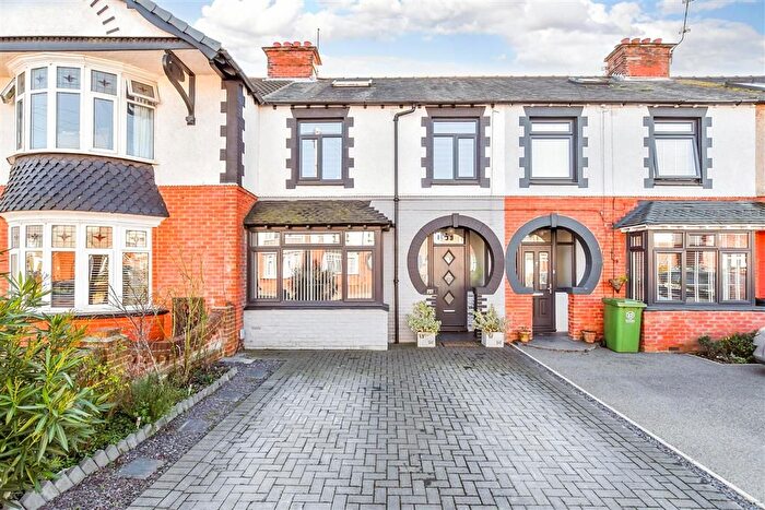 3 Bedroom Terraced House For Sale In Chatsworth Avenue, Cosham, Portsmouth, Hampshire, PO6