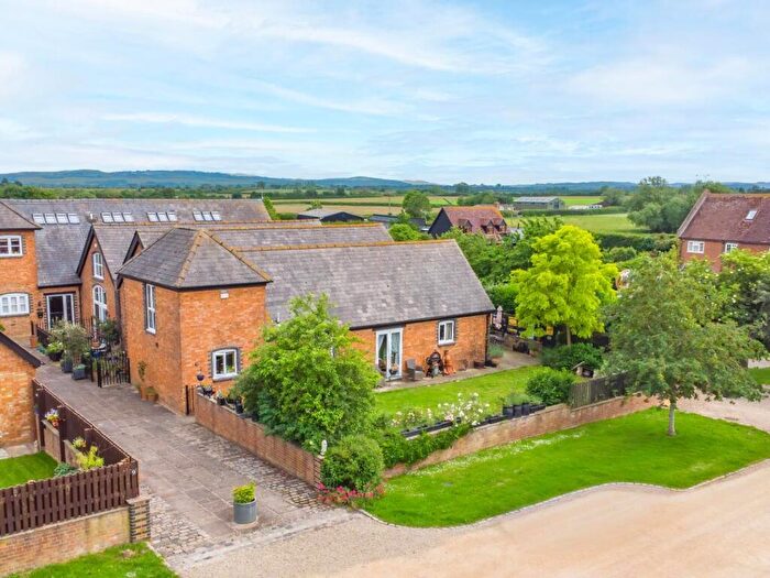 3 Bedroom Barn Conversion For Sale In The Shire House, Rowden Farm Barns, Mentmore, LU7
