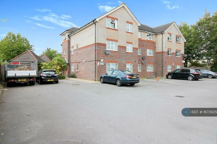 2 Bedroom Flat To Rent In Sycamore Court, Southampton, SO16