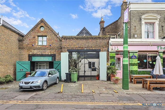 1 Bedroom Apartment To Rent In Orford Road, London, E17