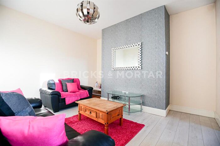 3 Bedroom Flat To Rent In (£pppw) Trewhitt Road, Heaton, NE6