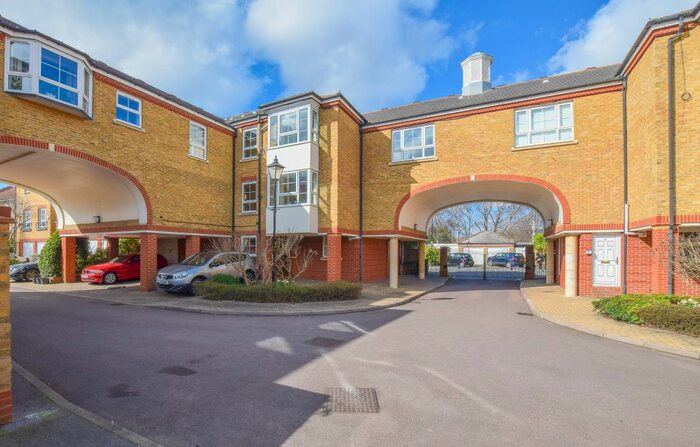 1 Bedroom Flat To Rent In Malthouse Drive, London, W4