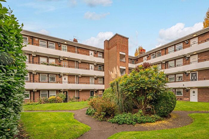 1 Bedroom Flat For Sale In Kimber Road, Wandsworth, London, SW18
