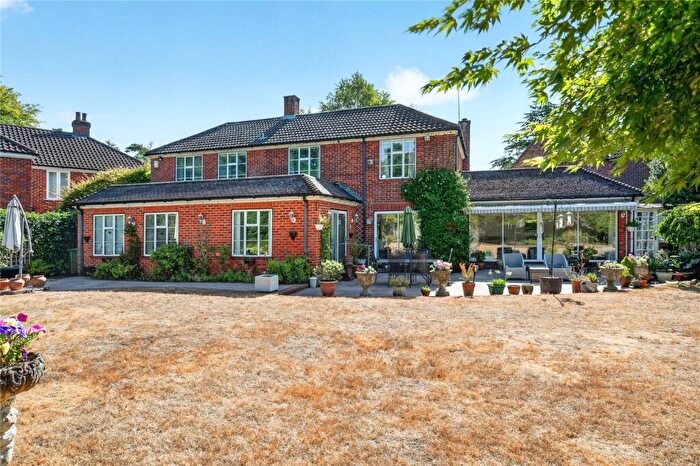 4 Bedroom Detached House To Rent In Woodlands Close, Ascot, SL5
