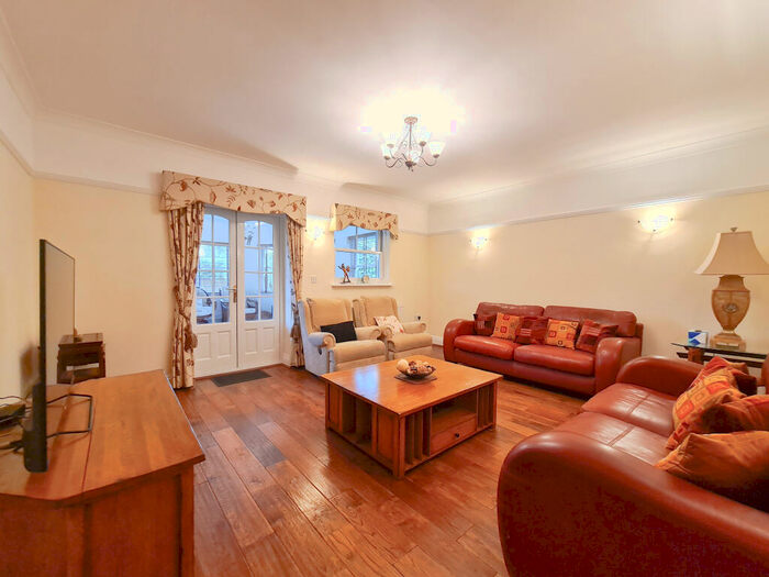 2 Bedroom Bungalow To Rent In Finchampstead Road, RG40