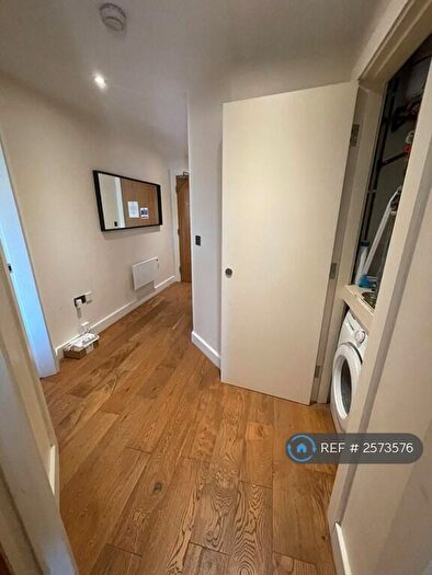 1 Bedroom Flat To Rent In The Chandlers, Leeds, LS2