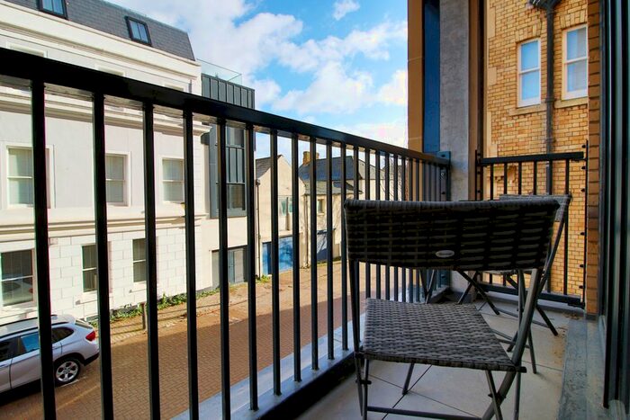 2 Bedroom Flat To Rent In Casablanca Building, Caerdydd, Caerdydd, CF10