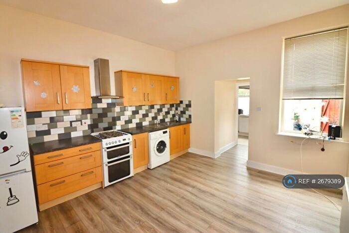 2 Bedroom Flat To Rent In New Ferry Road, Wirral, CH62