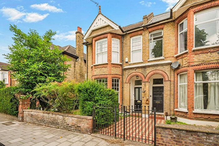 5 Bedroom Semi Detached House For Sale In Thornbury Road, Isleworth, TW7